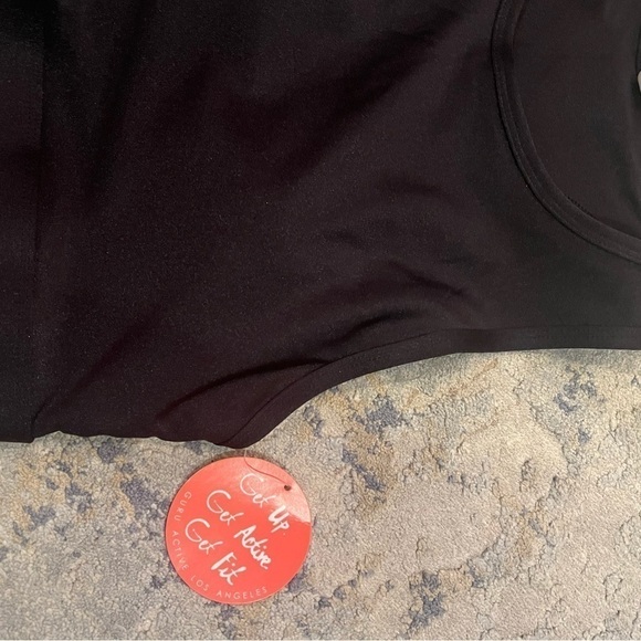 NWT Sports bra - Picture 5 of 5